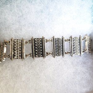 2/10$ Silver tone pannel bracelet